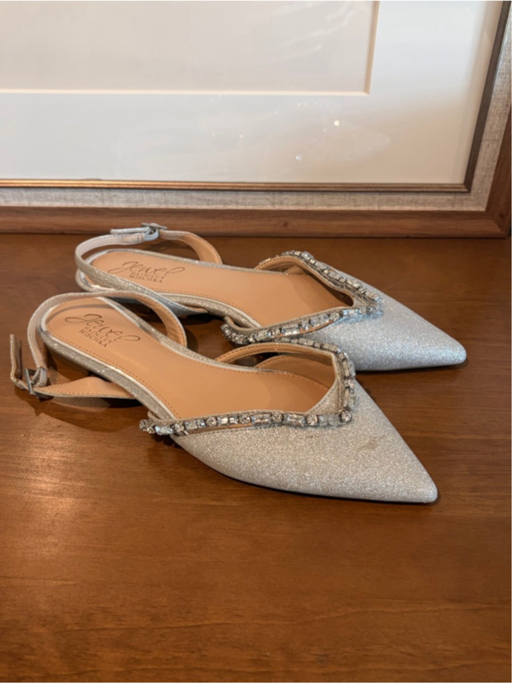 Jewel Badgley Mischka Silver Glitter Pointed Toe Flats Size 6